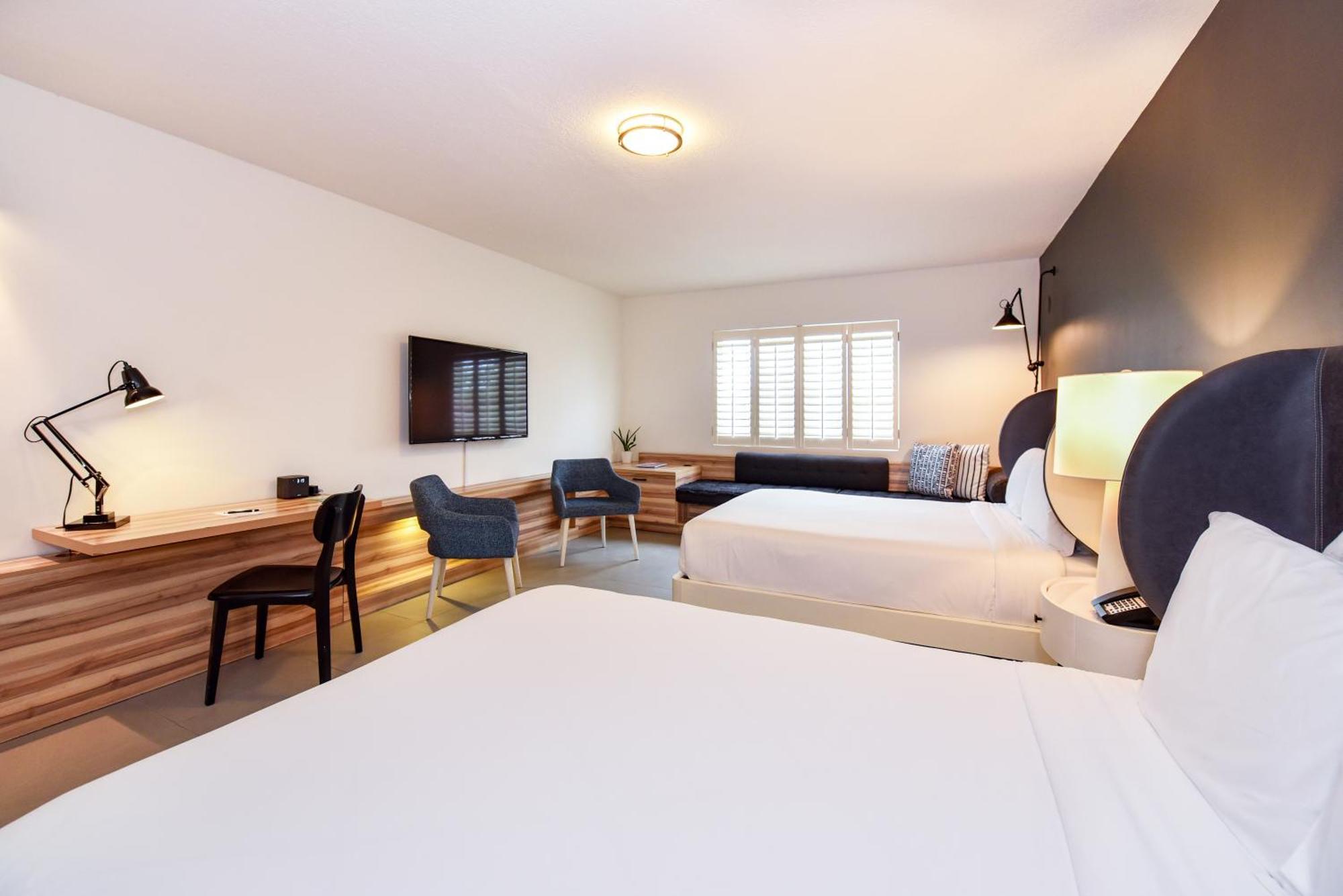 The Locale Hotel Grand Cayman จอร์จทาวน์ ภายนอก รูปภาพ