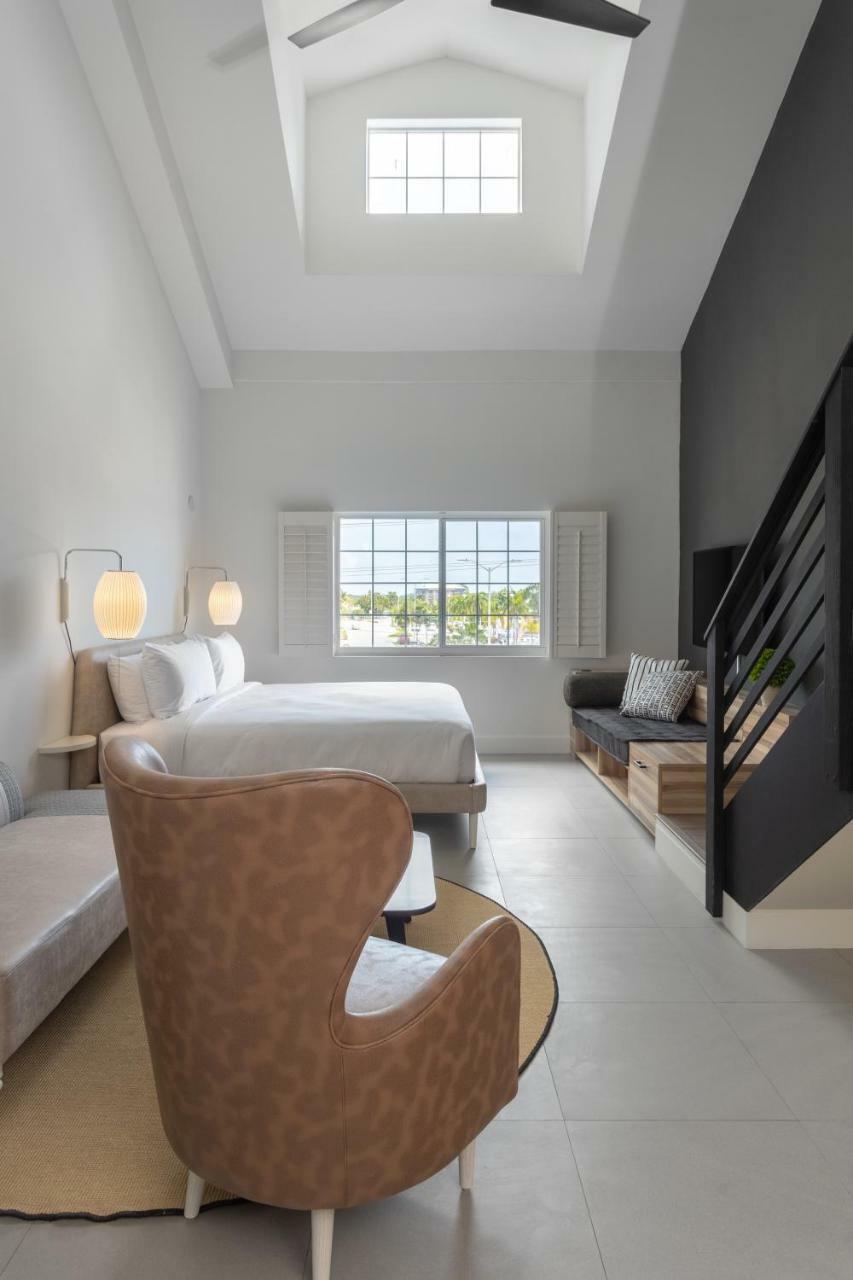 The Locale Hotel Grand Cayman จอร์จทาวน์ ภายนอก รูปภาพ