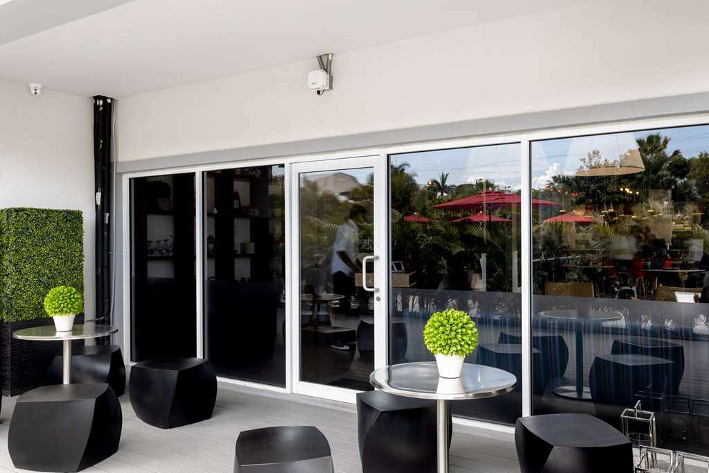 The Locale Hotel Grand Cayman จอร์จทาวน์ ภายนอก รูปภาพ