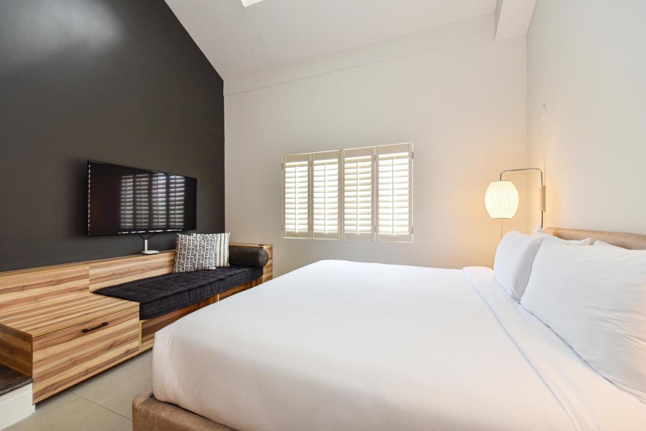 The Locale Hotel Grand Cayman จอร์จทาวน์ ภายนอก รูปภาพ