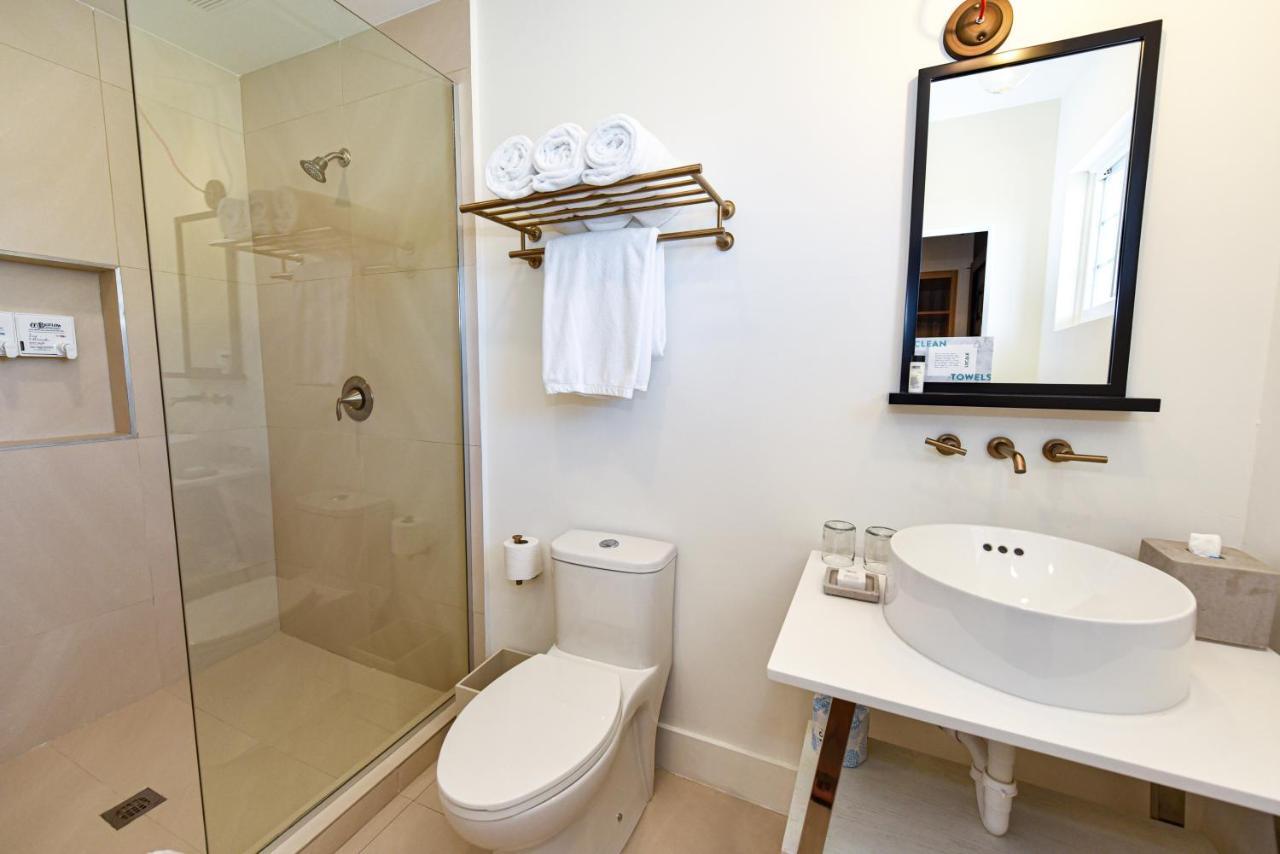 The Locale Hotel Grand Cayman จอร์จทาวน์ ภายนอก รูปภาพ